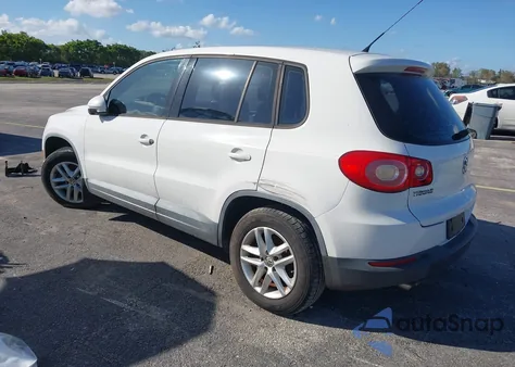 2011 Volkswagen Tiguan S from USA, damaged, VIN WVGAV7AX9BW533454